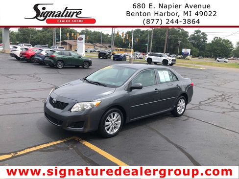 Used 2010 Toyota Corolla LE FWD image 1