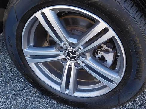 Used 2022 Mercedes-Benz GLC 300 4MATIC image 9