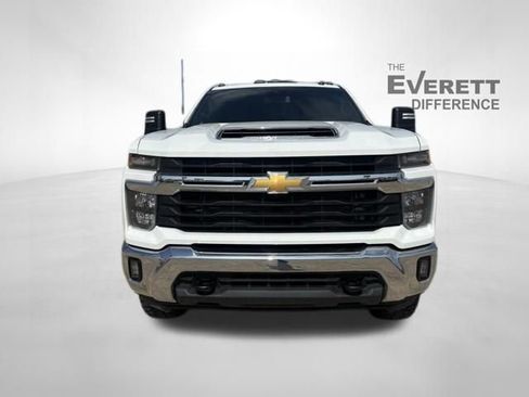 Used 2024 Chevrolet Silverado 2500 LT w/ All Star Edition AWD/4WD image 2