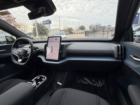 New 2026 Volvo EX30 Cross Country Ultra image 11