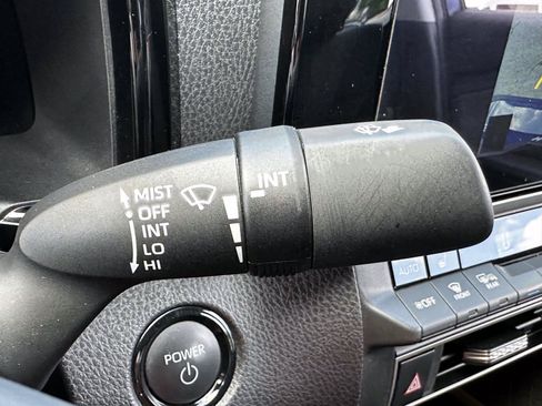 Used 2025 Toyota Camry XLE FWD image 27
