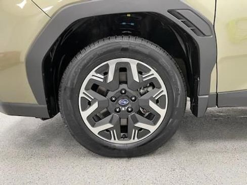 Used 2025 Subaru Forester Premium AWD/4WD image 15