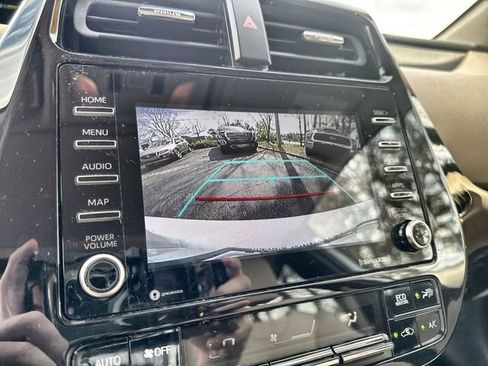 Used 2022 Toyota Prius XLE w/ Premium Convenience Package image 26