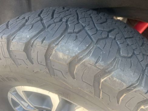 Used 2021 GMC Sierra 2500 SLT w/ SLT Premium Package image 9