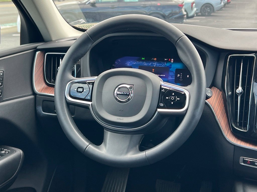 Used 2023 Volvo XC60 B5 Plus AWD/4WD image 16