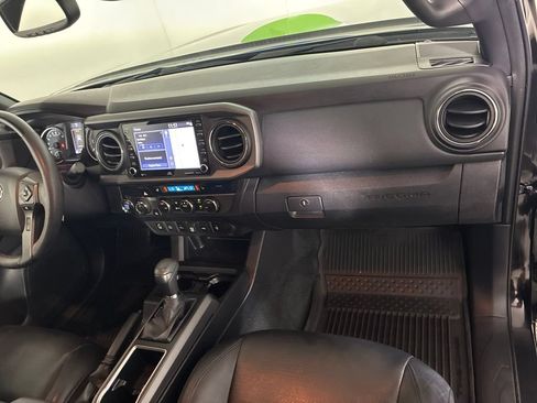 Used 2023 Toyota Tacoma TRD Off-Road w/ TRD Premium Off Road Package AWD/4WD image 34