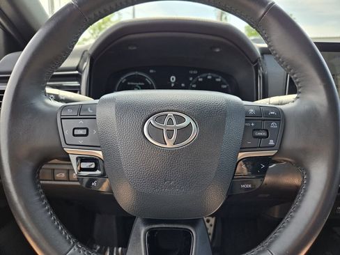 Used 2025 Toyota Camry XSE FWD image 23