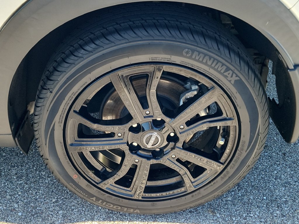 Certified 2023 Nissan Kicks SR w/ SR Premium Package FWD image 9