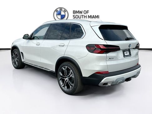 New 2026 BMW X5 sDrive40i w/ Executive Package image 4