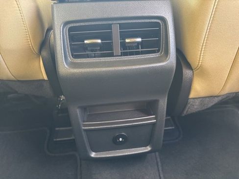 Certified 2024 Ford Edge SE image 16