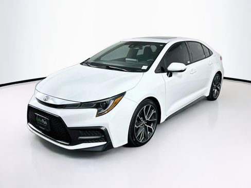 Used 2020 Toyota Corolla SE w/ SE Premium Package FWD image 3