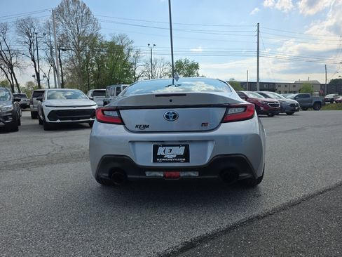 Used 2025 Toyota GR86 w/ ALL Weather Mat Package (TMS) RWD image 6