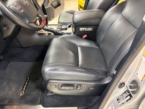 Used 2013 Lexus LX 570 4WD image 23