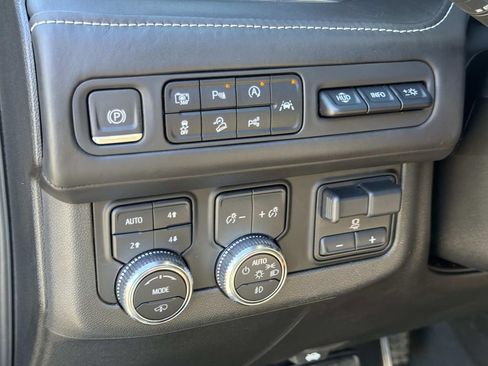 Used 2023 GMC Yukon XL Denali Ultimate image 28