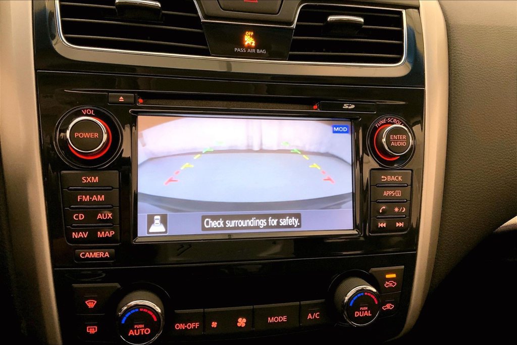 Used 2015 Nissan Altima 3.5 SL FWD image 17