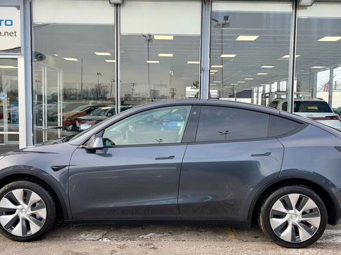 Used 2021 Tesla Model Y Long Range image 34