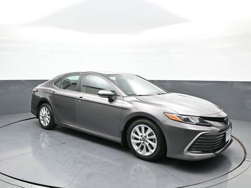 Certified 2023 Toyota Camry LE image 4