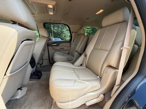 Used 2010 GMC Yukon SLT RWD image 9