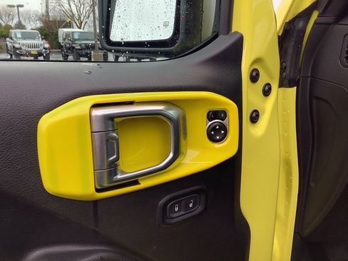 Used 2023 Jeep Gladiator Mojave w/ Trailer Tow Package image 10