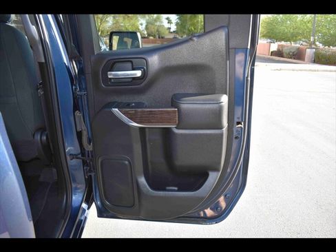 Used 2020 GMC Sierra 1500 SLE image 27