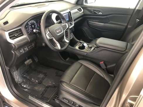 Used 2023 GMC Acadia SLT w/ Technology Package image 5