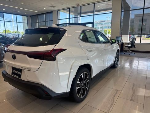 New 2026 Lexus UX 300h AWD image 4