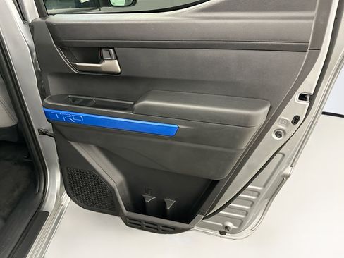 Used 2025 Toyota Tacoma TRD Off-Road image 31
