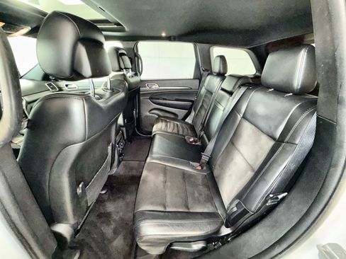 Used 2018 Jeep Grand Cherokee Altitude image 25