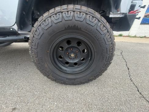 Used 2014 Jeep Wrangler Unlimited Sahara AWD/4WD image 37