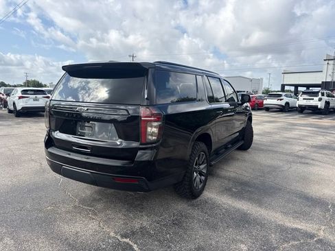 Used 2023 Chevrolet Suburban Z71 w/ Luxury Package AWD/4WD image 7