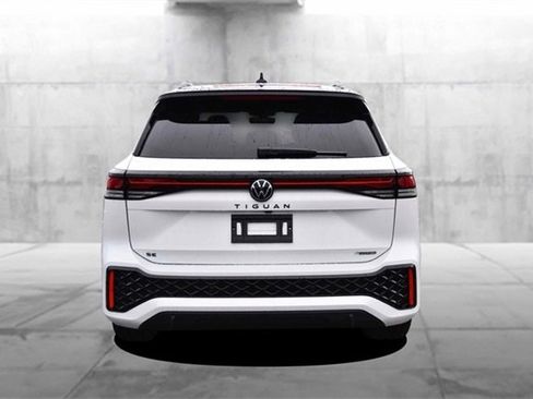 New 2026 Volkswagen Tiguan SE R-Line image 6