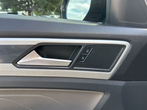 Used 2022 Volkswagen Atlas Cross Sport SEL R-Line image 12