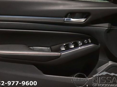 Certified 2024 Nissan Altima 2.5 SR w/ SR Premium Package FWD image 10