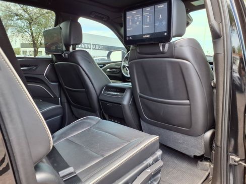 Used 2021 Cadillac Escalade ESV Sport w/ Driver Assist Tech Package AWD/4WD image 13