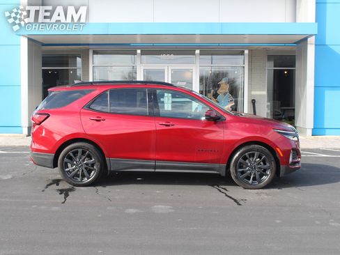 Used 2022 Chevrolet Equinox RS w/ LPO, Cargo Package image 3