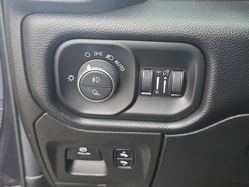 Used 2019 RAM 1500 Big Horn image 21