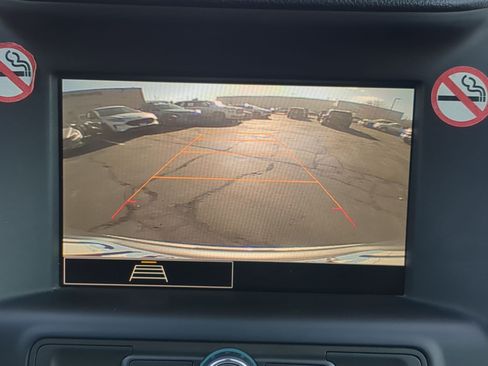 Used 2024 GMC Terrain SLE image 23