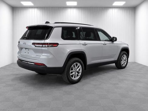 Used 2025 Jeep Grand Cherokee L Laredo RWD image 3