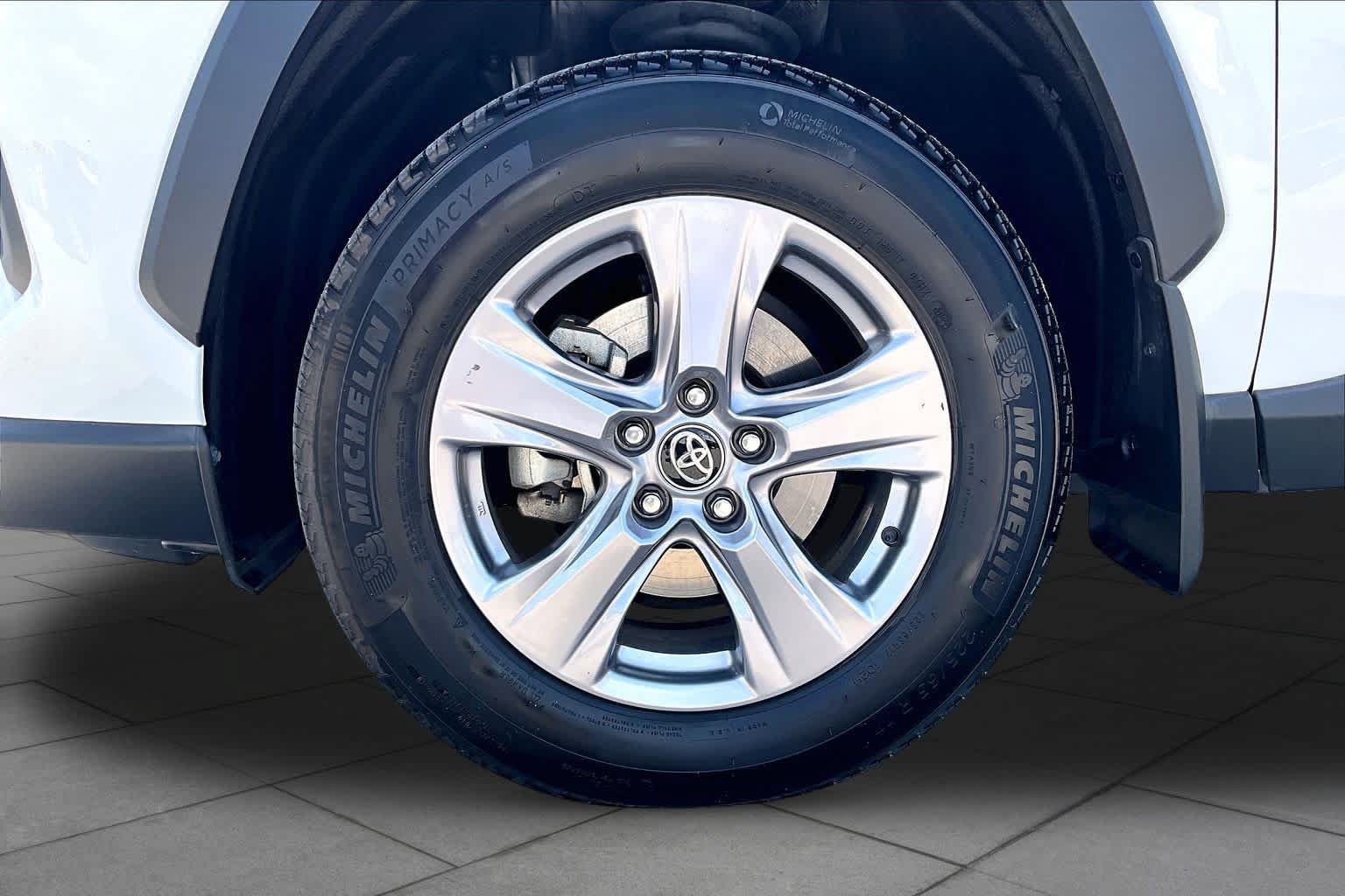 Used 2023 Toyota RAV4 XLE FWD image 11