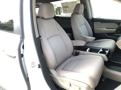 Certified 2021 Honda Odyssey LX image 16