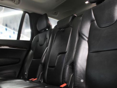 Used 2016 Volvo XC90 T6 Momentum AWD/4WD image 18