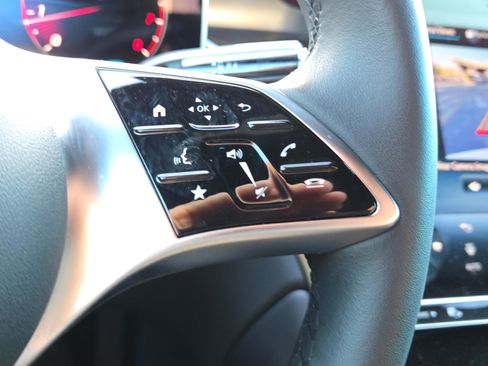 Used 2025 Mercedes-Benz GLC 300 image 15