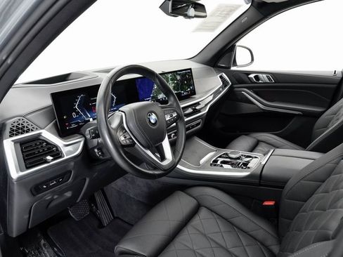 Used 2025 BMW X5 xDrive40i w/ Climate Comfort Package image 4