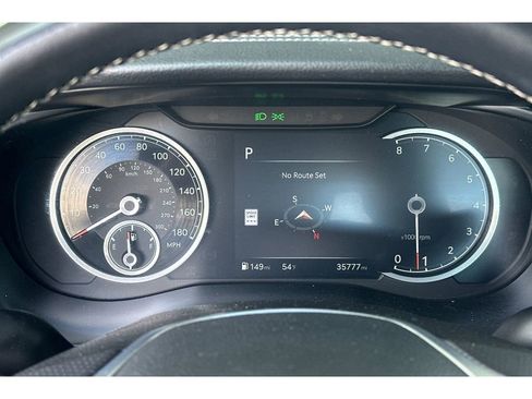 Used 2024 Genesis G70 2.5T image 29