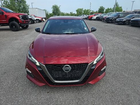 Used 2020 Nissan Altima 2.5 SR w/ Premium Package FWD image 2