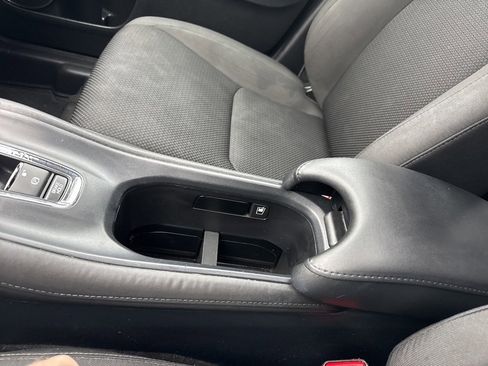 Used 2022 Honda HR-V EX image 27