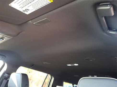 New 2026 GMC Yukon XL Elevation image 10