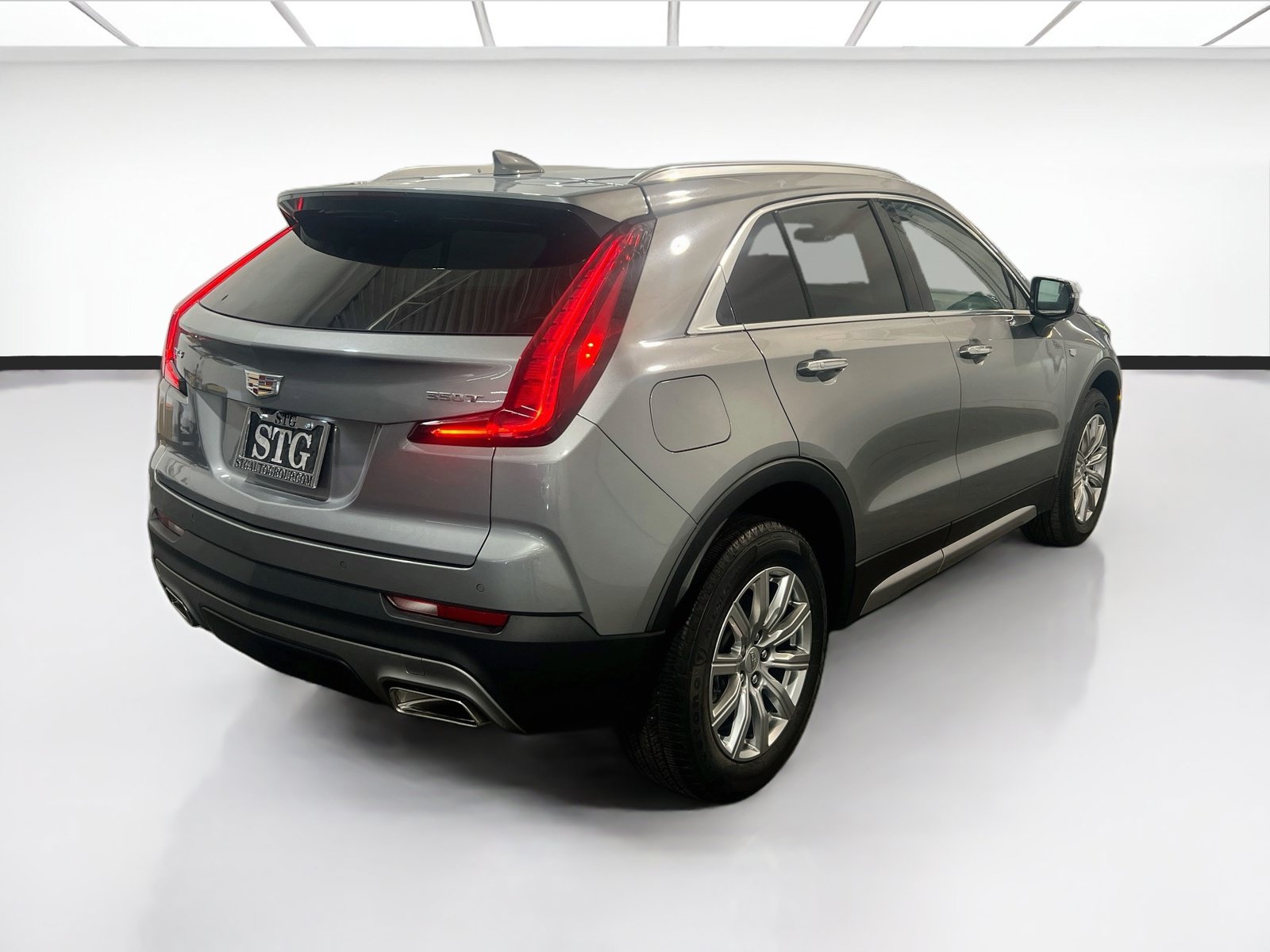 Used 2023 Cadillac XT4 Premium Luxury FWD image 4