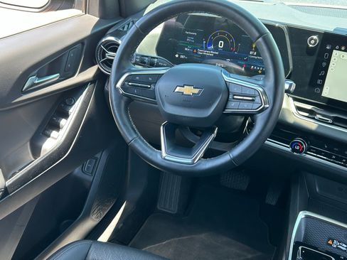 Certified 2025 Chevrolet Equinox LT w/ Convenience Package II FWD image 16