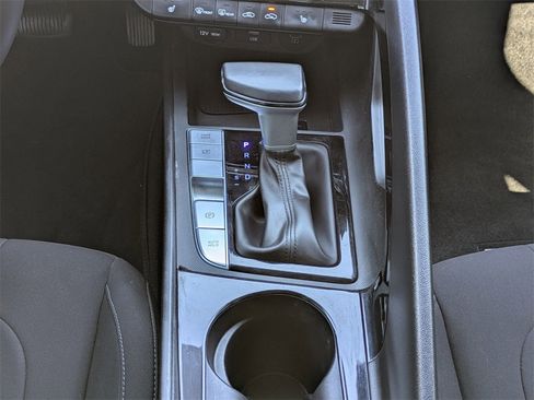 Used 2024 Hyundai Elantra SEL w/ Convenience Package image 17